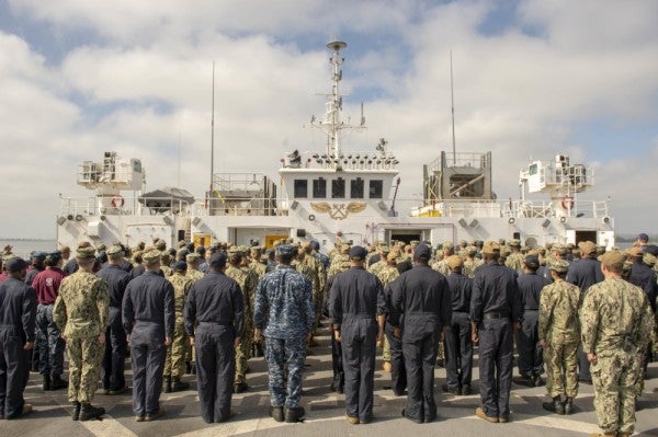 Navy sends hospital ship to Los Angeles to lighten the load for doctors swamped by COVID-19