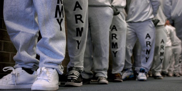 Les 5 principales raisons pour lesquelles les soldats s'engagent vraiment dans l'armée, selon les jeunes engagés