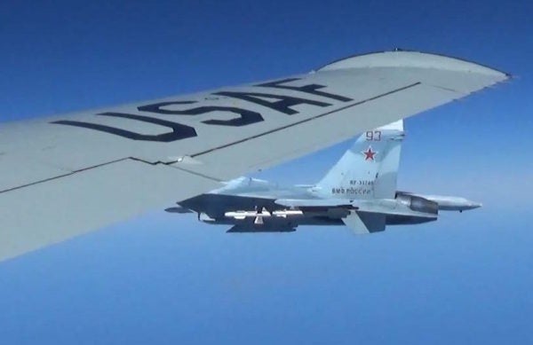 US Reveals Intense Photos Of Armed Russian Fighter Buzzing Air Force Jet