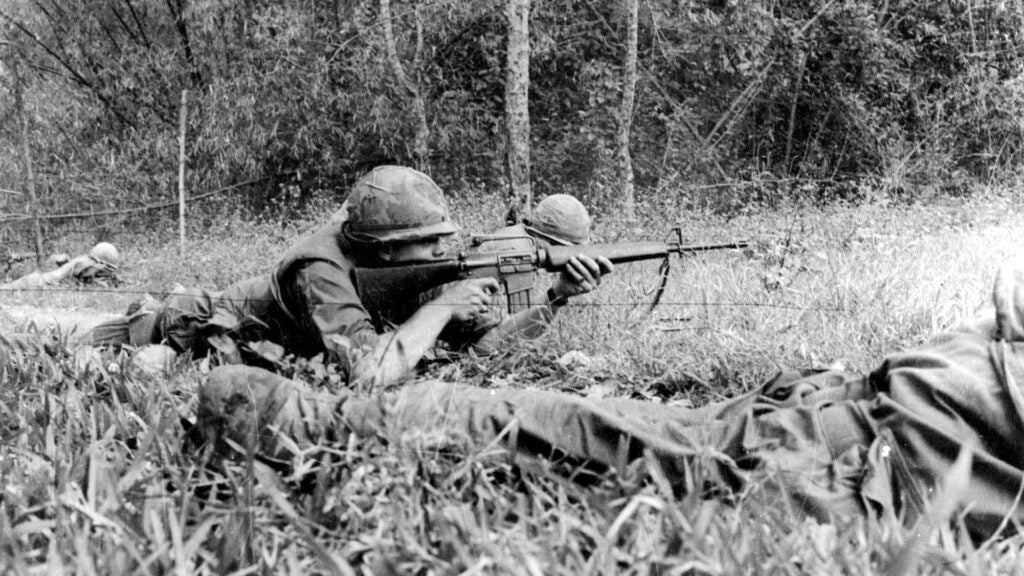 Soldiers from the U.S. 7th Cavalry Regiment fight at Thon La Chu, near Huế, Vietnam, on Feb. 9, 1968 (U.S. Army photo)