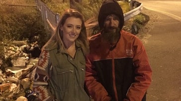 Woman Raises Nearly $200K for Homeless Marine Veteran Who Gave Her His Last $20 For Gas