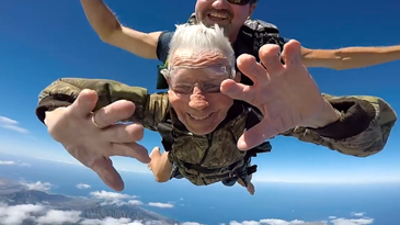 This Badass D-Day Veteran Celebrated His 100th Birthday With His First Jump In Decades