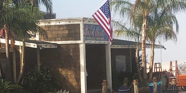 The Crew Of ‘Top Gun 2’ Built A Bar On The Beach In San Diego