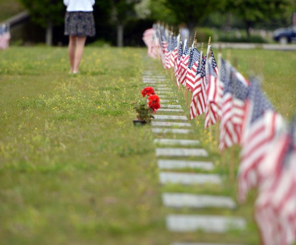 Families of Veterans Want Dogs Banned From Cemetery