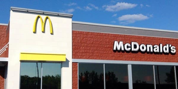 Gunmen Try To Rob McDonald’s Where Special Forces Are Eating
