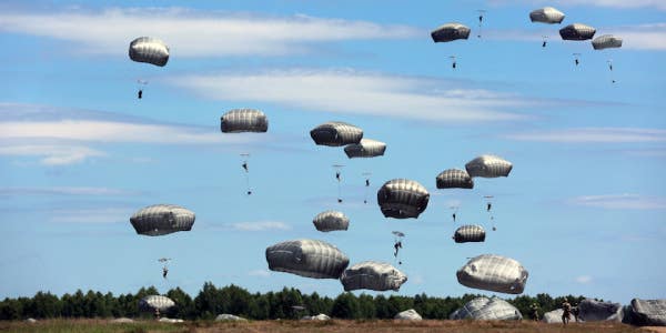 Paratrooper’s Quick Response To Chute Malfunction Saves His Life