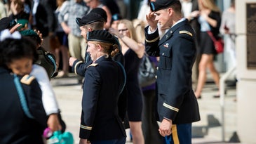 10 Women Graduate From Fort Benning's Infantry Officer Training