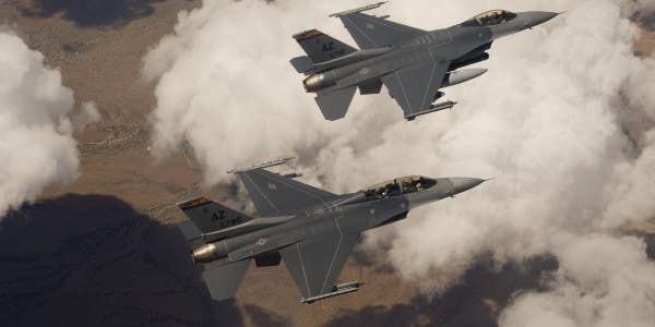 Iraqi Pilot Killed In Arizona F-16 Fighting Falcon Crash