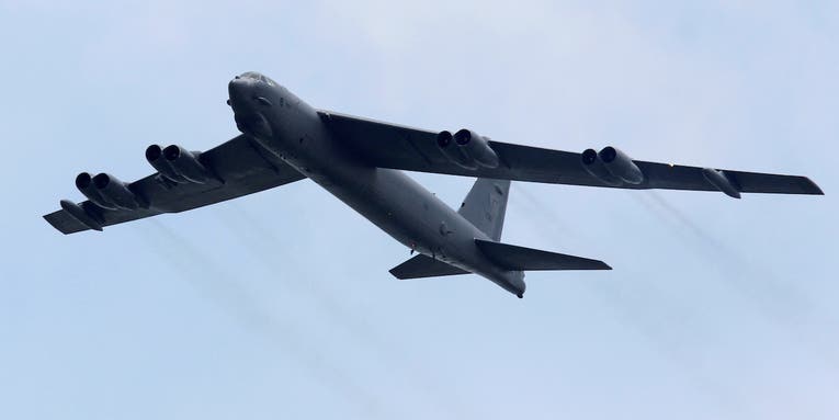 US B-52s train with Ukrainian fighter jets near Crimea in an ‘in your face’ message to Russia