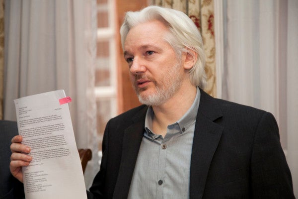 US formally requests UK to extradite Julian Assange