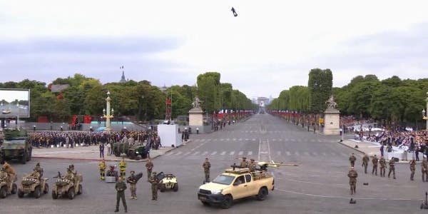The French just made a great case for outfitting soldiers with ‘flyboards’