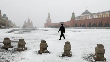 Russia quarantines thousands of troops after calling off Red Square parade