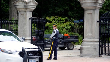 Armed Canadian soldier arrested after ramming through gates of Prime Minister’s home