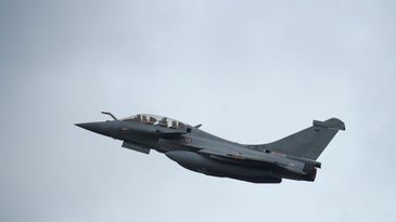A French fighter jet’s sonic boom scared the bejesus out of Paris