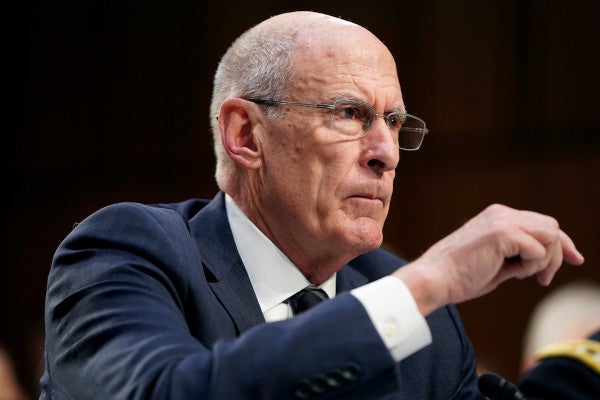Trump’s top intel chief plans on stepping down