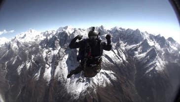 A pair of special ops veterans are attempting a record military freefall from Mount Everest