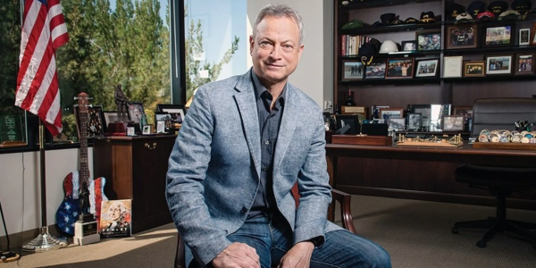 Gary Sinise flew 1,700 Gold Star family members to Disney World for an early Christmas vacation