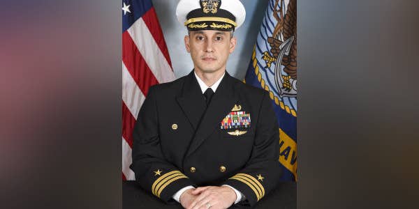 Decorated Navy EOD commander relieved due to loss of confidence