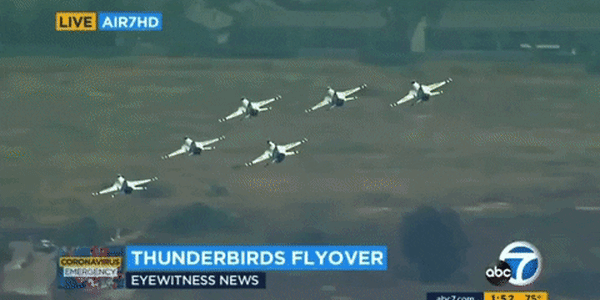 Watch the Air Force Thunderbirds quickly recover from a high-speed hiccup over Los Angeles