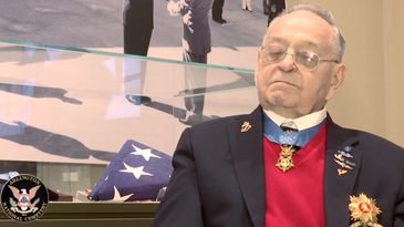 Medal of Honor recipient Ron Rosser, who charged into enemy trenches during the Korean War, has died