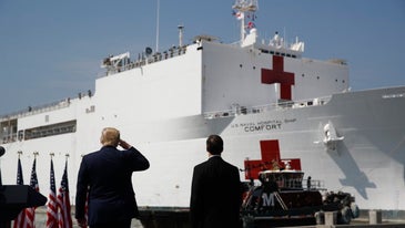 Trump sees off New York-bound Navy hospital ship