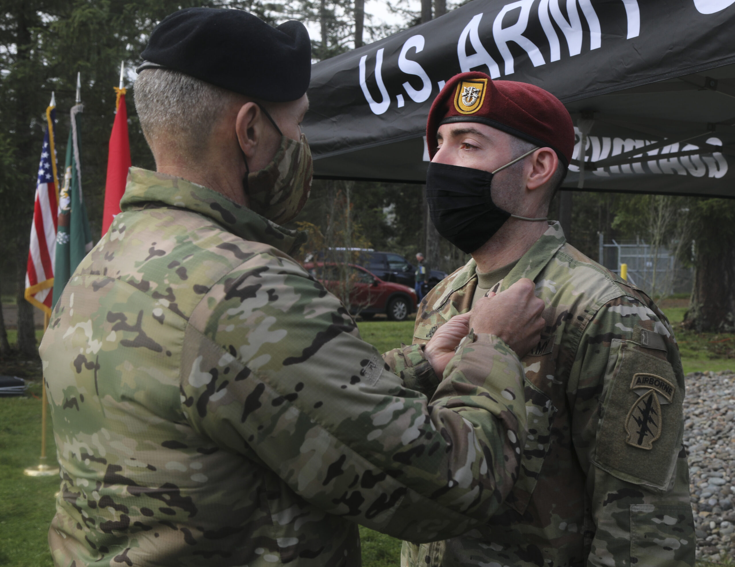 Lt. Gen. Randy A. George, commanding general, I Corps and Joint Base Lewis-McChord, presents the Soldier’s Medal to Sgt. Alexander Jabin, satellite operator/maintainer, 4th Battalion, 1st Special Forces Group (Airborne), Dec. 1, 2020, at the Master Sgt. Mark W. Coleman Compound. Jabin was awarded for rescuing a driver from a burning vehicle following a collision in March of 2019.

(Photo by Spc. Joshua Belser, Combat Documentation/Production Specialist, Public Affairs, 1st SFG (A))
