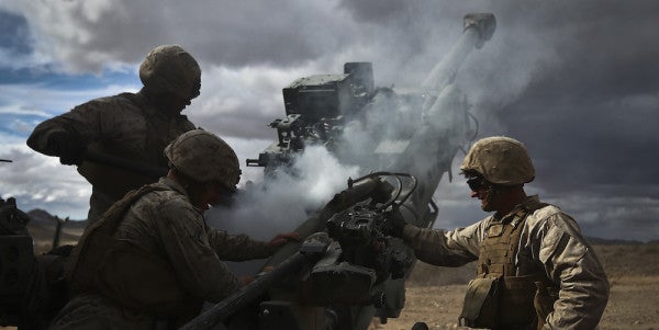 US Marines Move Into Syria With Howitzers
