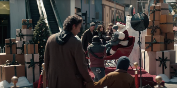 New Toys ‘R’ Us Christmas Ad Tugs At Military Family Heartstrings