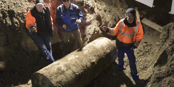 An Unexploded WWII Bomb Forced 54,000 Germans From Their Homes On Christmas Morning