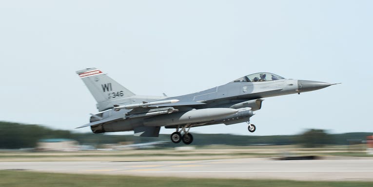 Pilot missing after Wisconsin Air National Guard F-16 crashes in Michigan
