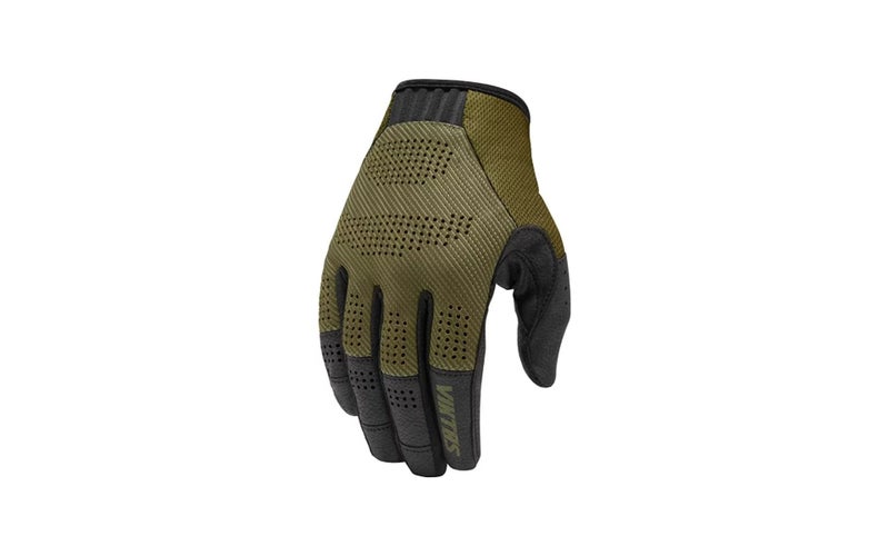 https://taskandpurpose.com/uploads/2021/03/05/Best-tactical-gloves-5.jpg?auto=webp&width=800&canvas=16:10,offset-x50