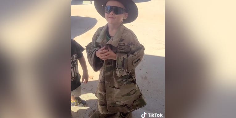 Watch Army trainees get smoked by this adorable 5-year-old drill sergeant