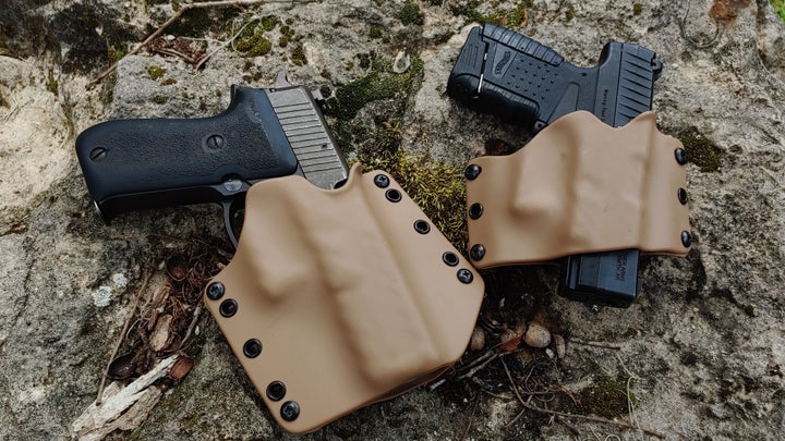 Review: the Phalanx Defense Systems Stealth Operator is proof that universal holsters don’t have to suck