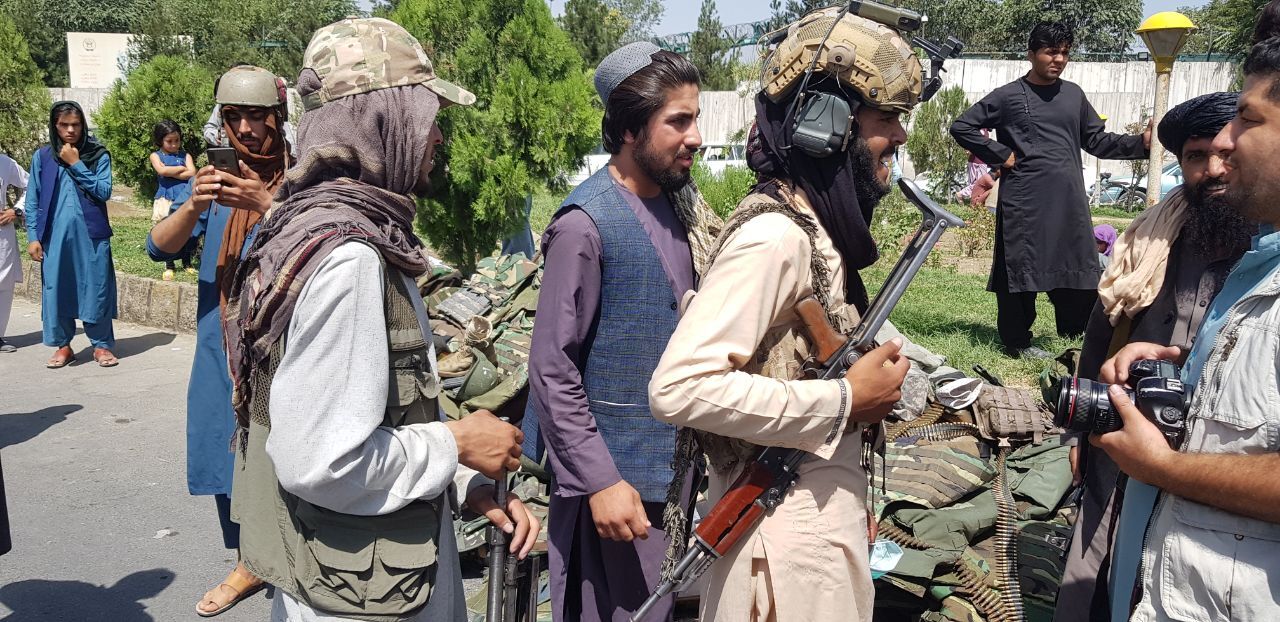 Crowds, chaos, and Taliban fighters everywhere: What US troops are seeing on the ground in Kabul