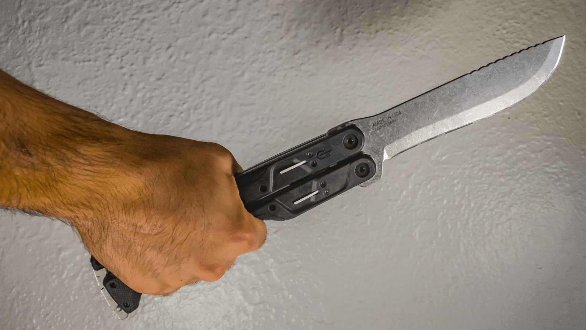 Review: the Gerber DoubleDown machete is a surprisingly practical giant butterfly knife