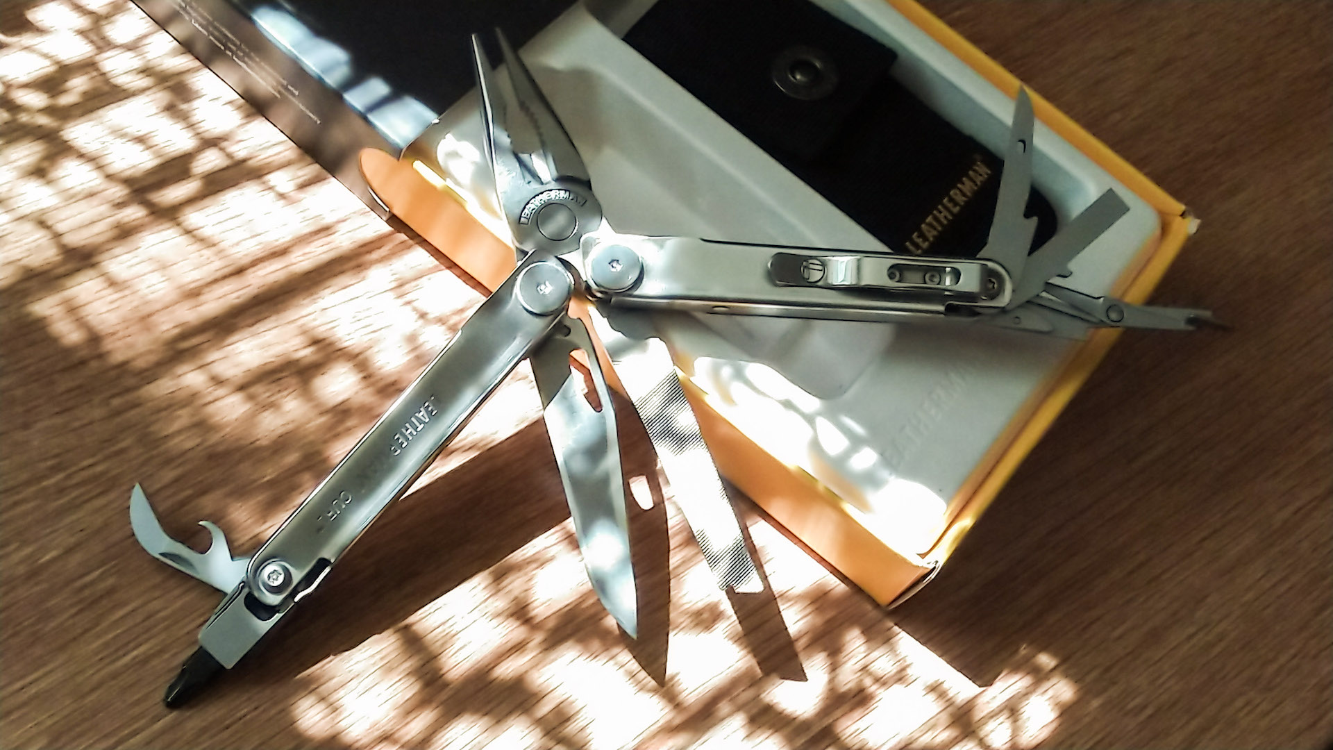 Leatherman gives its popular Wave multitool a touch up