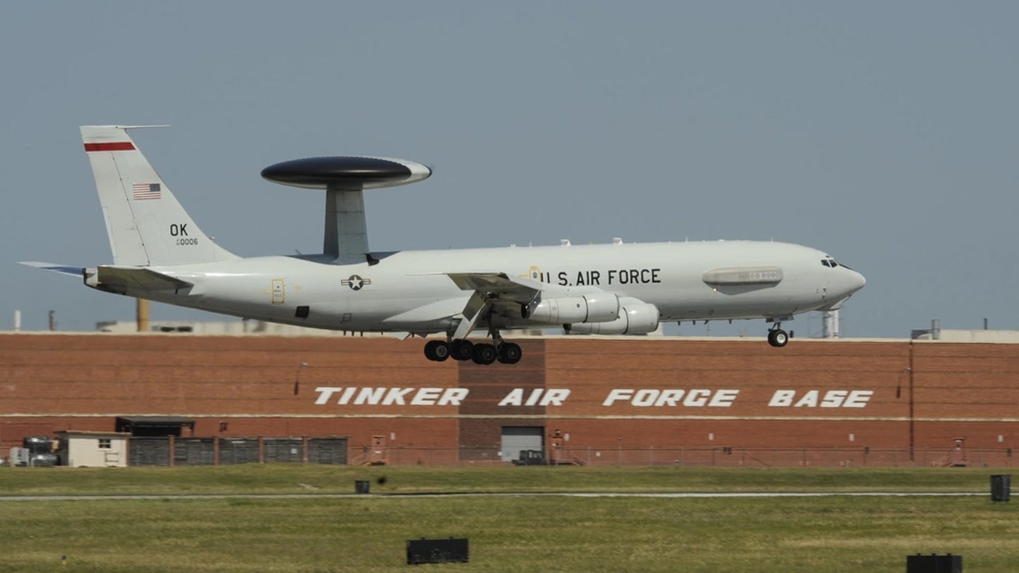 A Boeing E-3G Airborne Warning and Control System aircraft on final approach to land June 16, 2017, Tinker Air Force Base, Oklahoma. (U.S. Air Force photo/Greg L. Davis)