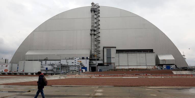 Military nuclear experts explain the actual danger of troops battling in the shadow of Chernobyl