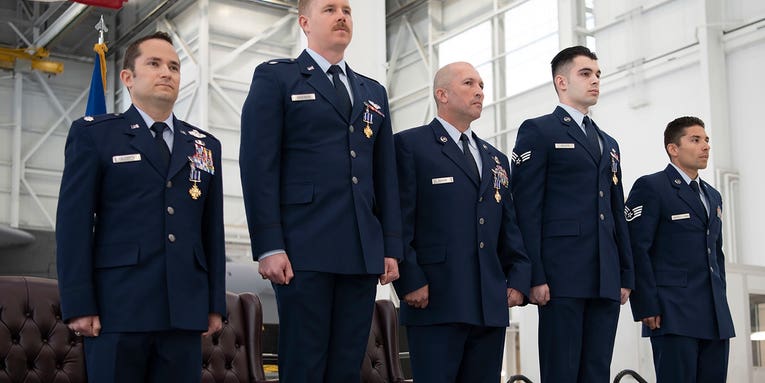 4 airmen awarded the Distinguished Flying Cross for evacuating more than 150 civilians from Kabul