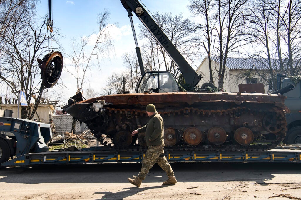 Here’s why Russian tanks keep getting decapitated in Ukraine