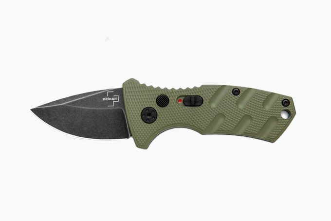 Blade HQ is offering up to 65 percent off knives right now
