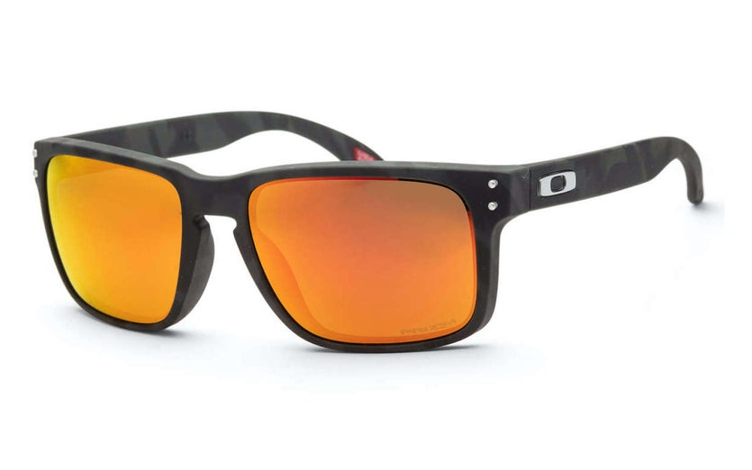 vermomming Sta in plaats daarvan op College Save more than $50 on sunglasses from Oakley and Ray-Ban at Ashford