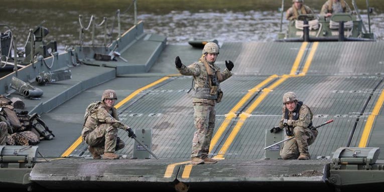 US soldiers just showed Russia how a competent army performs a bridge crossing