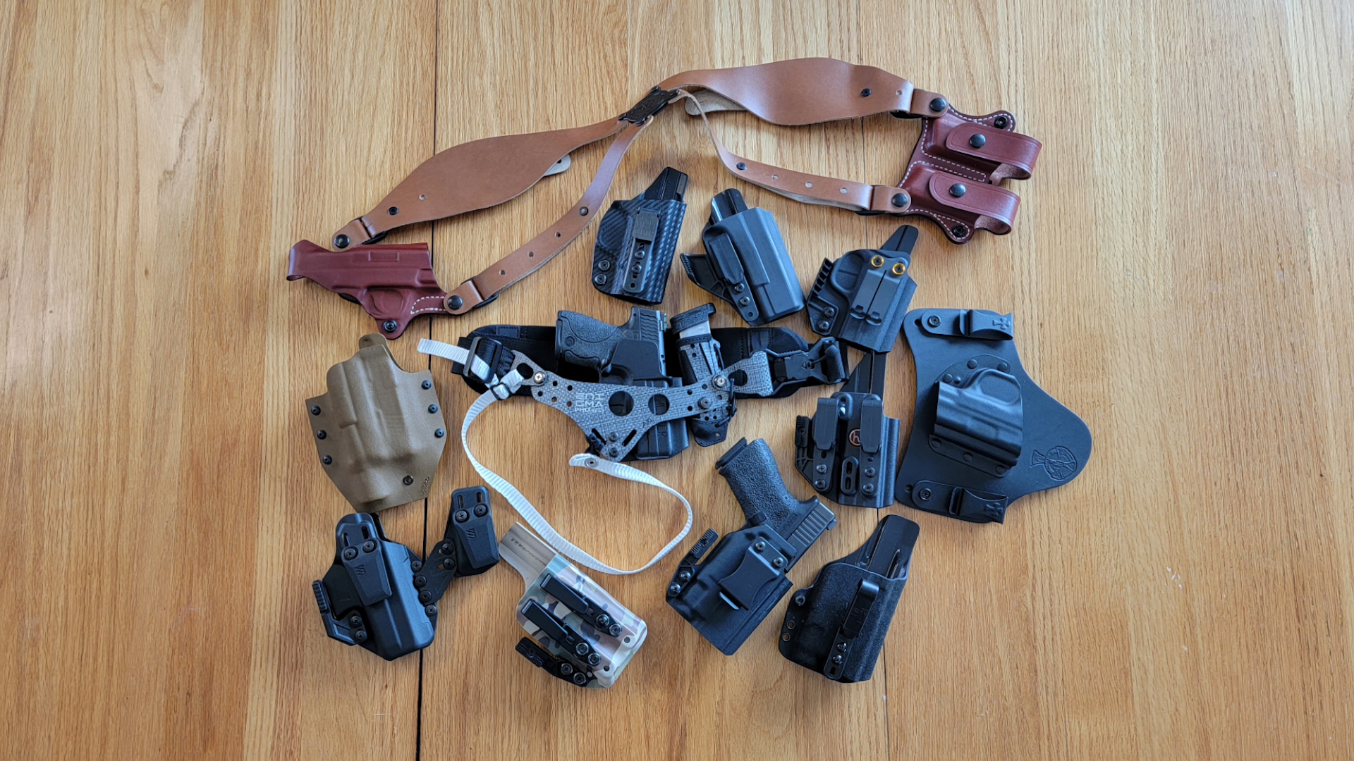 Best Concealed Carry Holsters for Women (Review & Buying Guide) in
