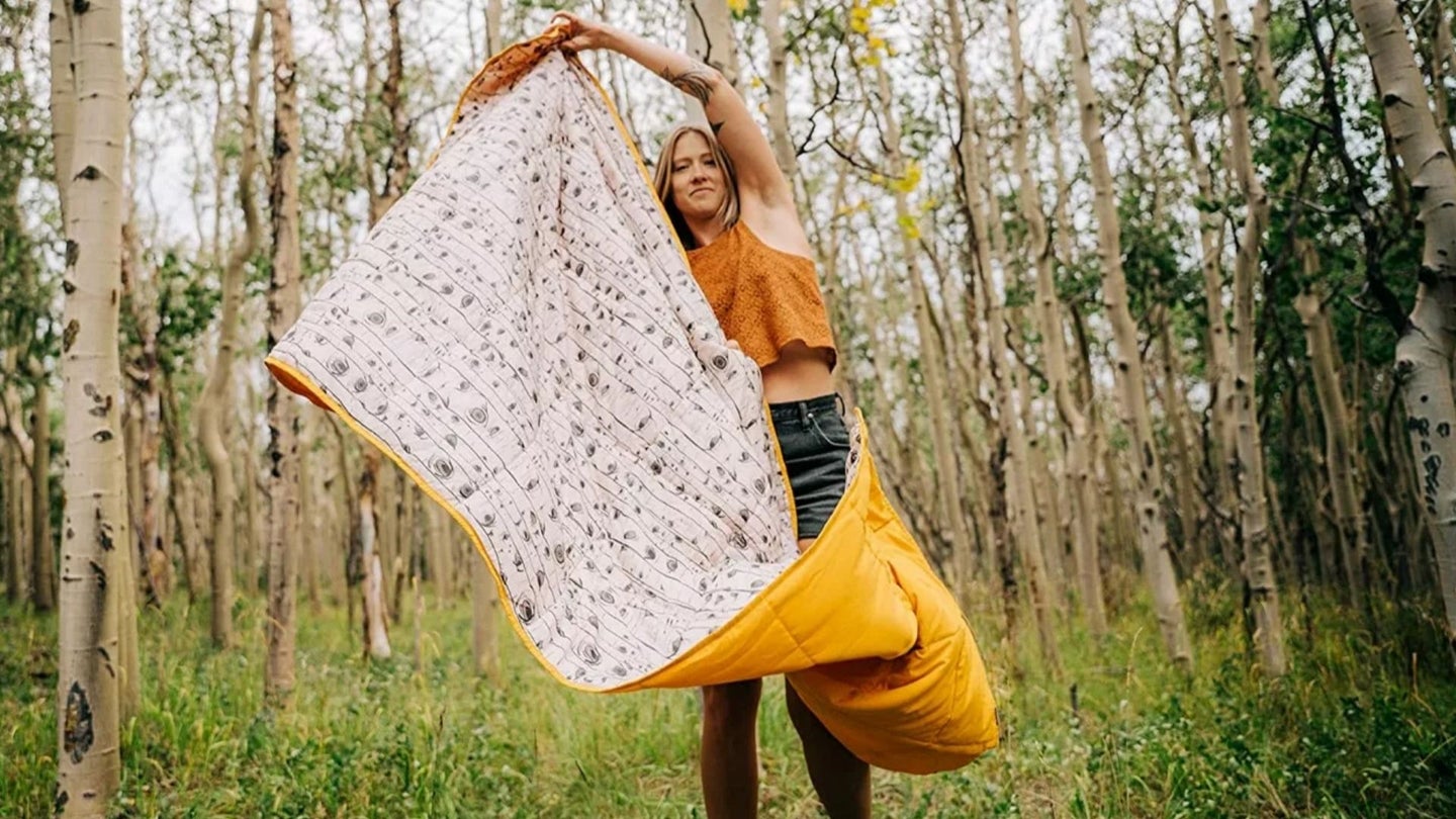 The 10 Best Camping Blankets in 2023 - Down and Synthetic Outdoor Blankets