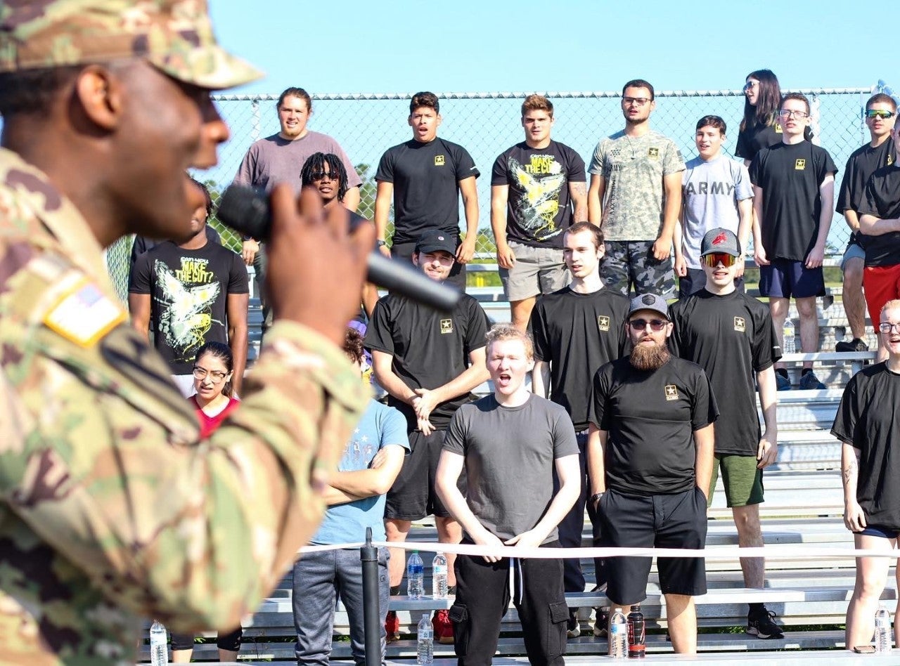 The Columbia Recruiting Battalion, in partnership with the 1st Battalion, 61st Infantry Regiment, hosted a recruiting event for future Soldiers. The event showcased the U.S. Army Parachute Team, the Golden Knights.