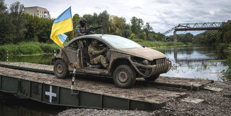 Someone turned a Peugeot convertible into a battle buggy in Ukraine