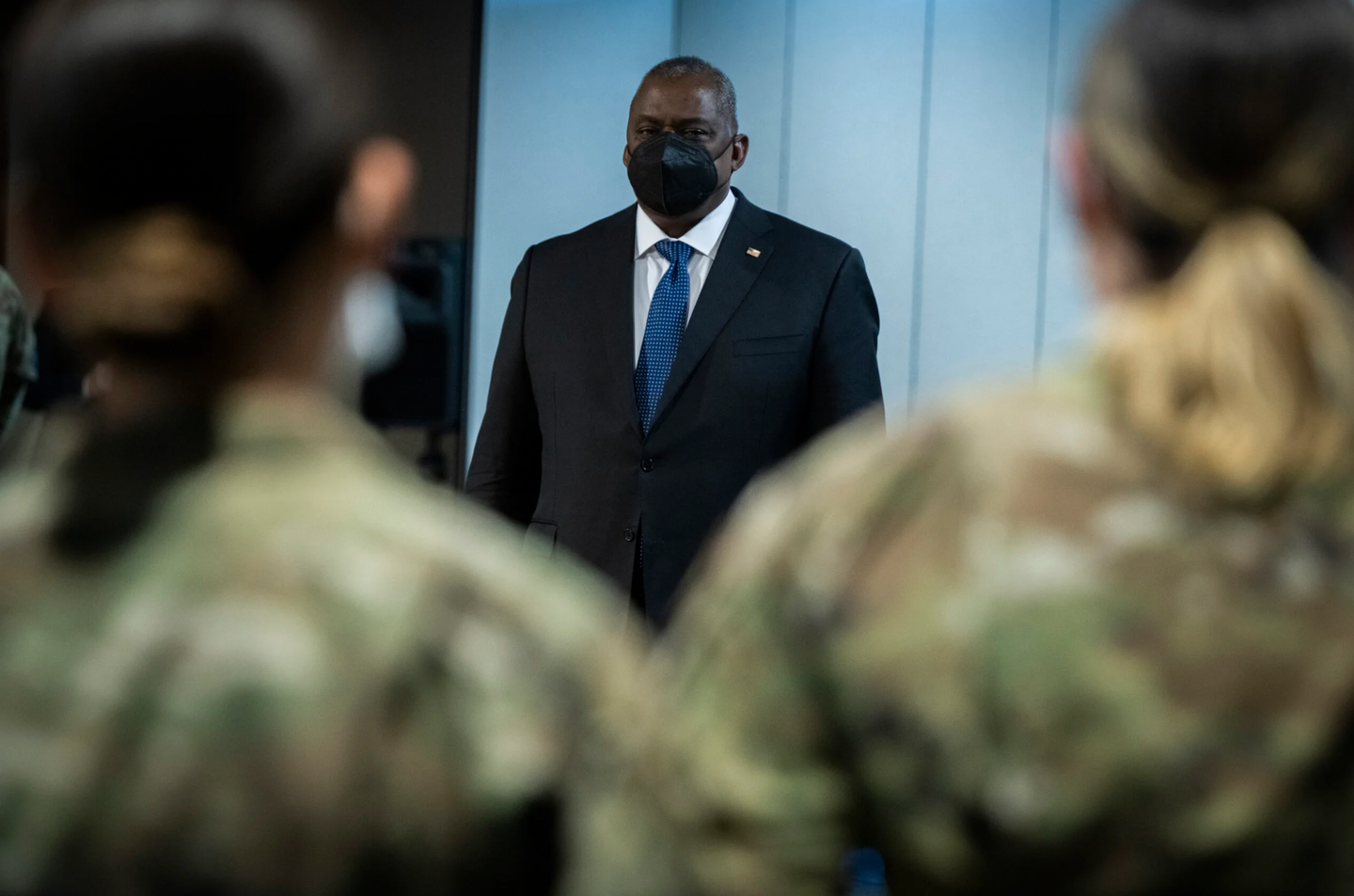 Secretary of Defense Lloyd J. Austin III visits with service members at Peterson Space Force Base, Colo., June 7, 2022. (Chad J. McNeeley/DoD)