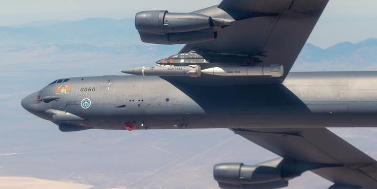 The Air Force just successfully tested a fully operational hypersonic weapon for the first time