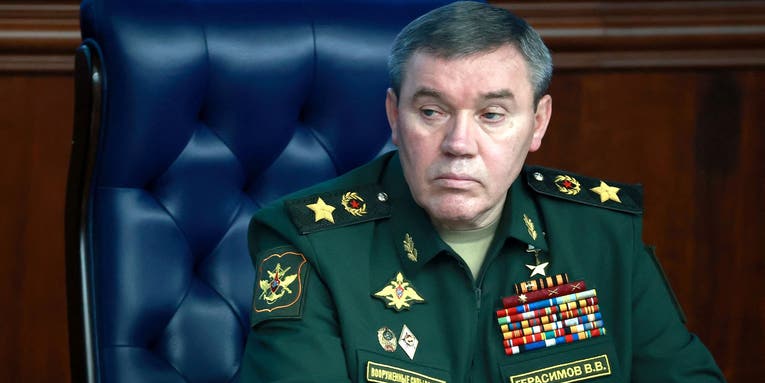 Russia’s new commander in Ukraine tells his troops: police that mustache